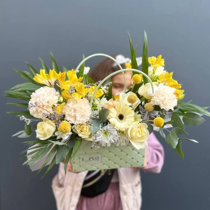 Сумочка с розами "Эпиа" в Липецке