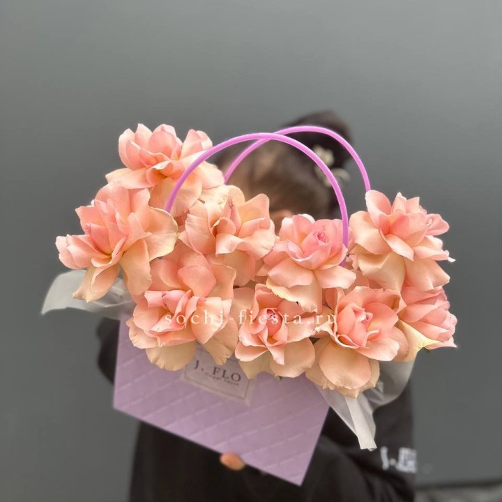 Сумочка с розами "Кети" в Липецке