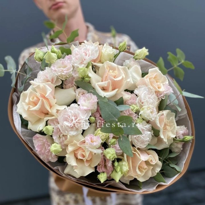  Букет кремовых роз "Мокко" в Липецке