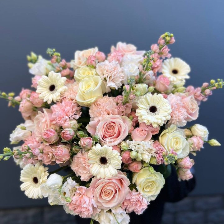 Авторский букет "Нежный" в Липецке