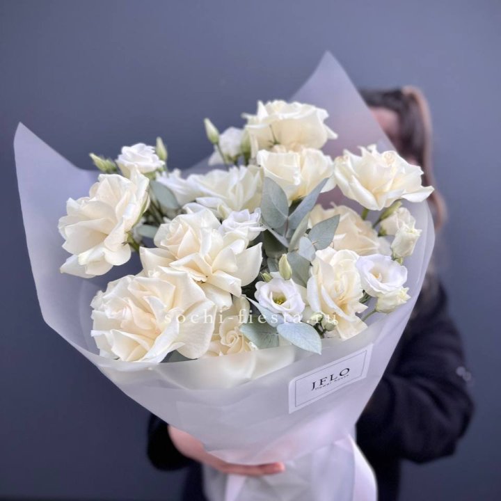 Букет французских роз и эустомы  в Липецке