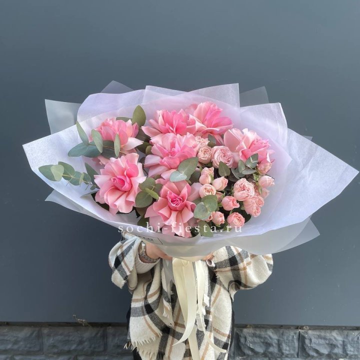 Букет французских и пионовидных роз  в Липецке