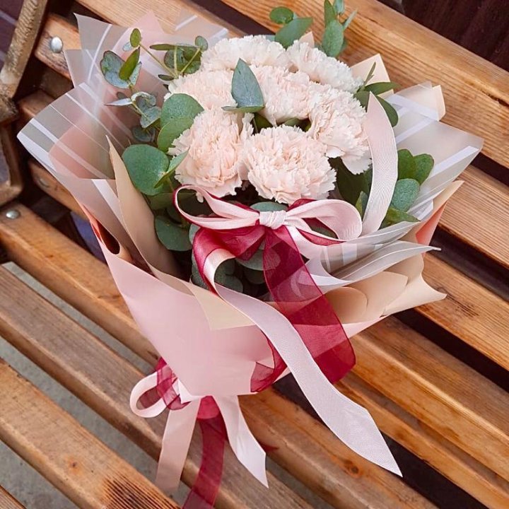 Диантусы с эвкалиптом в Липецке