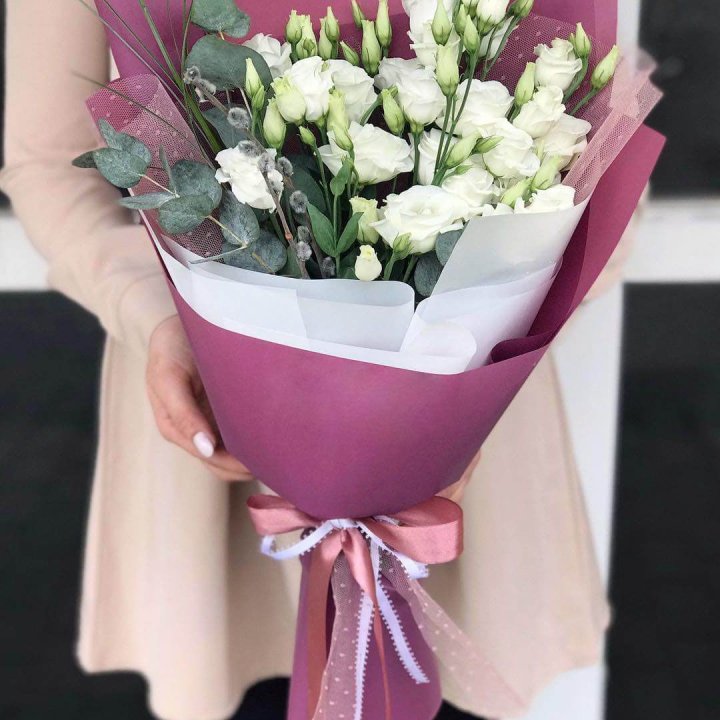 Эустомы с эвкалиптом в Липецке