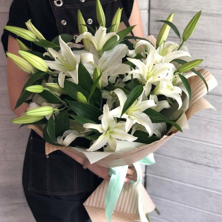 Букет белых лилий в Липецке