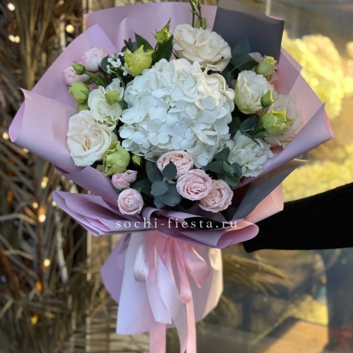 Букет с гортензией №3 в Липецке