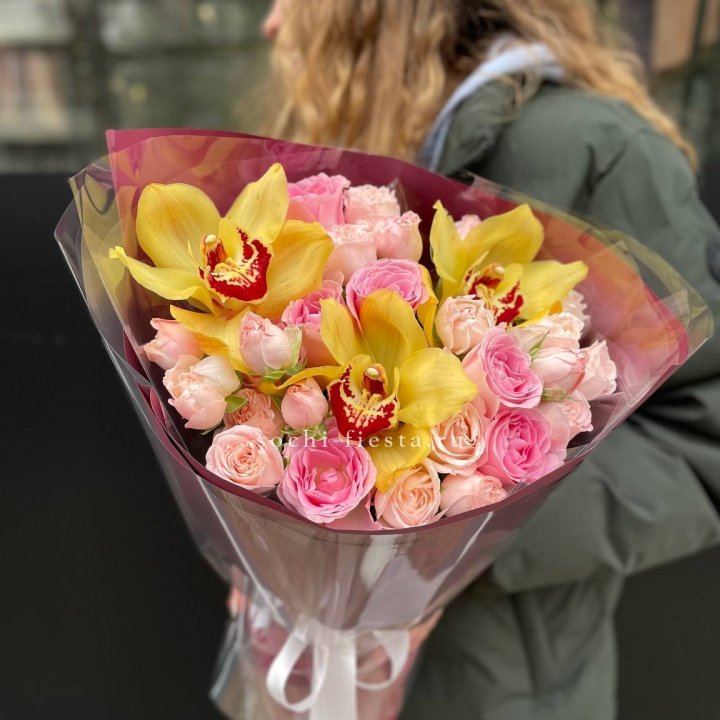  Букет орхидей и роз Есенья в Липецке