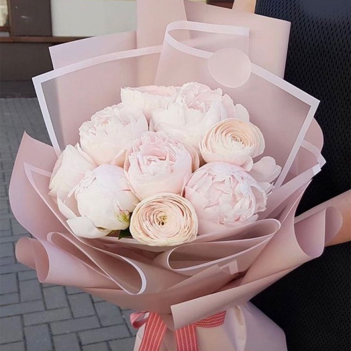 Пионы и ранункулюсы в Липецке