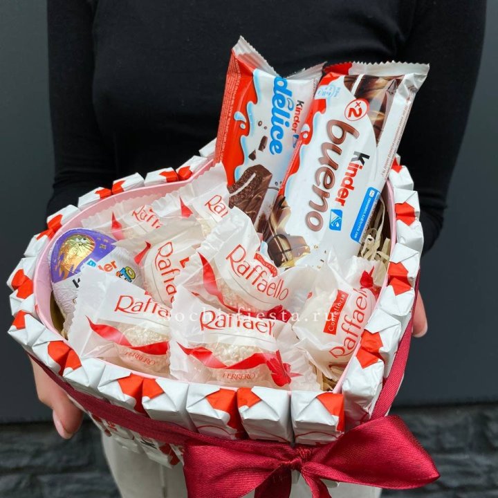 Подарочный набор сердце с Киндерами и Рафаэлло в Липецке