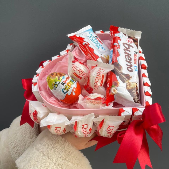 Бокс киндерами и раффаэлло в Липецке