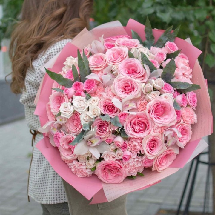 Дизайнерский букет "Барби" в Липецке