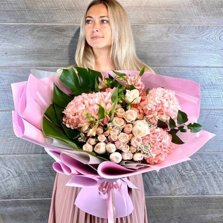 Дизайнерский букет "Валенсия-2" в Липецке