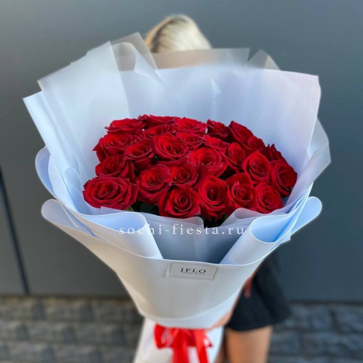 25 высоких роз  в Липецке