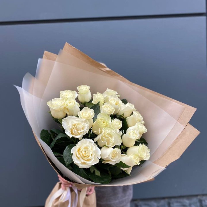  Букет  высоких белых роз   в Липецке