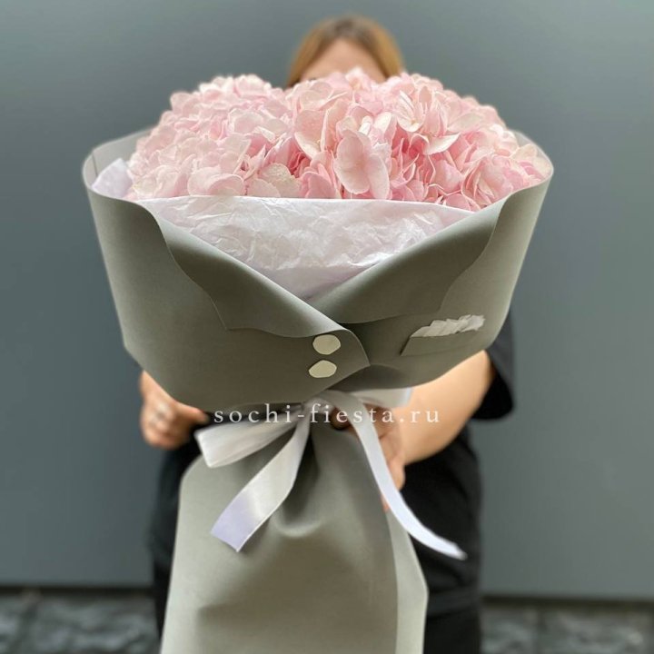  Букет  пиджачок из 5 гортензий в Липецке