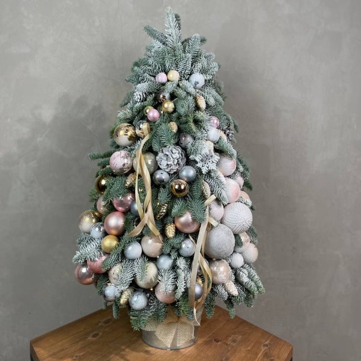 Новогодняя ёлка из веток датского нобилиса в Липецке