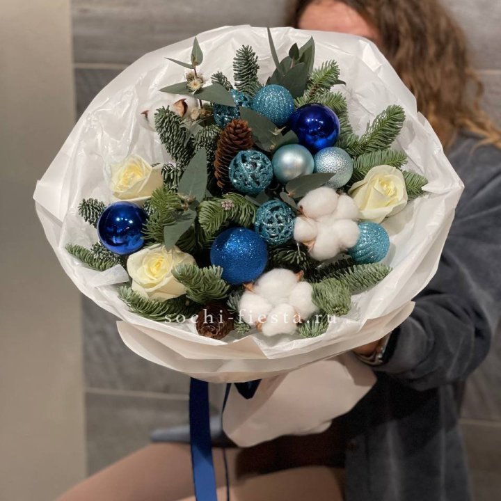 Новогодний букет "Синий иней" в Липецке