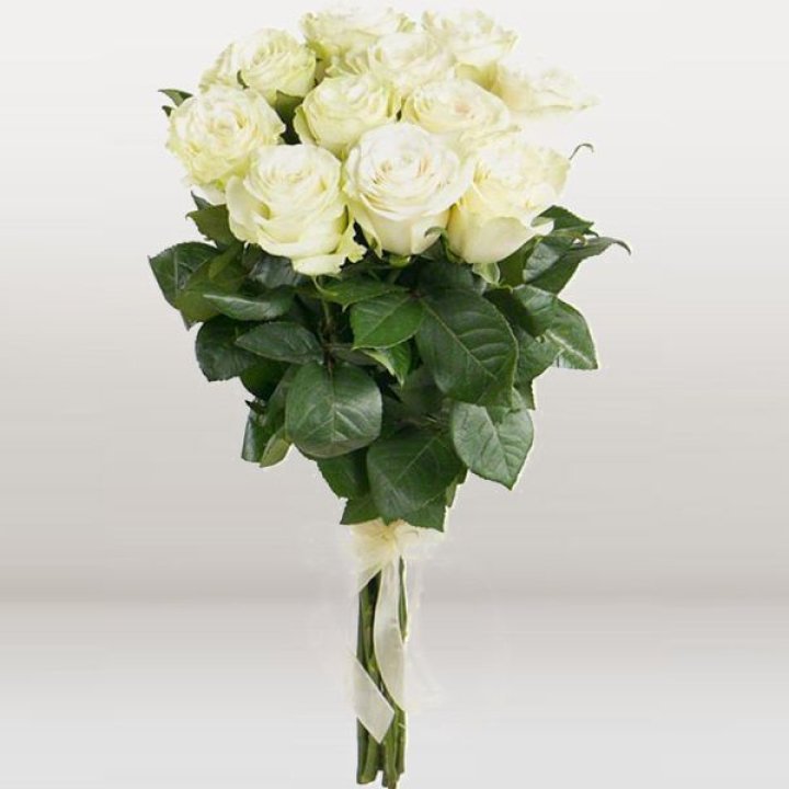 11 белых голландских роз в Липецке