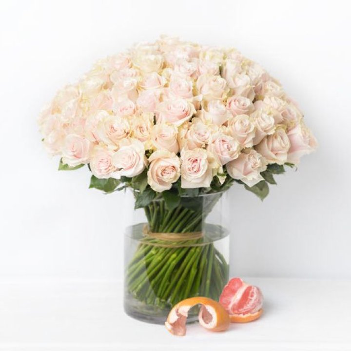 101 кремовая роза в Липецке