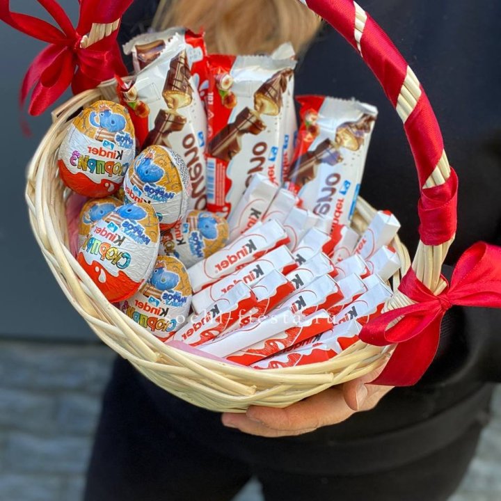 Корзина с киндерами  в Липецке