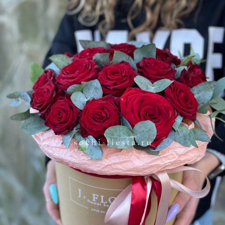 21 Красная роза в боксе №1 в Липецке