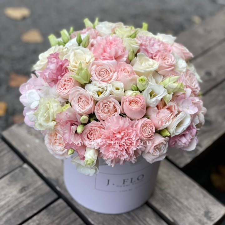 Цветочный бокс "Люксур" в Липецке