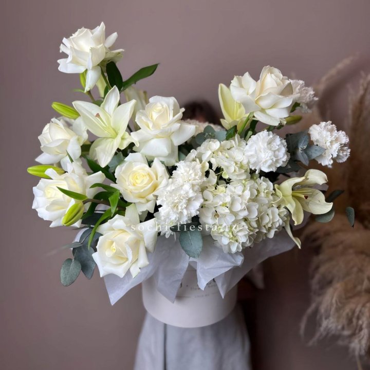 Цветочный бокс "Вайт дримс" в Липецке