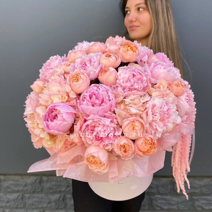 Коробка с пионами "Дабл фловер" в Липецке