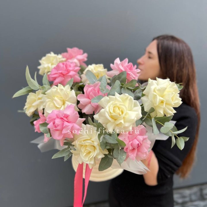 Зефирный бокс из 17 французских роз микс в Липецке