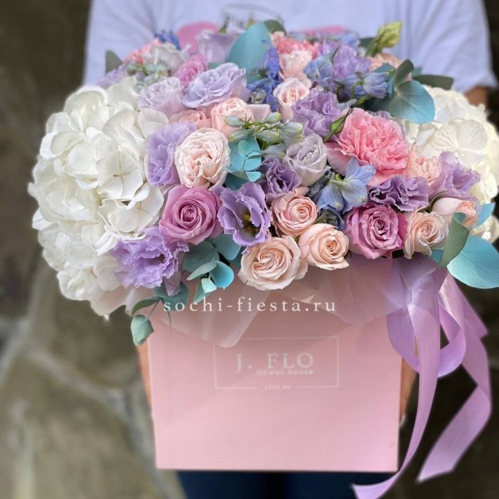 Цветочный бокс макси каб в Липецке