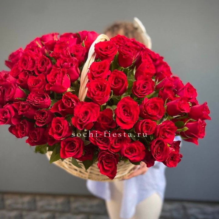 121 красная роза в корзине   в Липецке