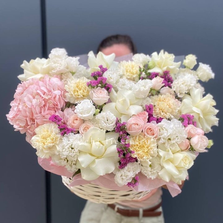 Корзина "Воздушная нежность" в Липецке