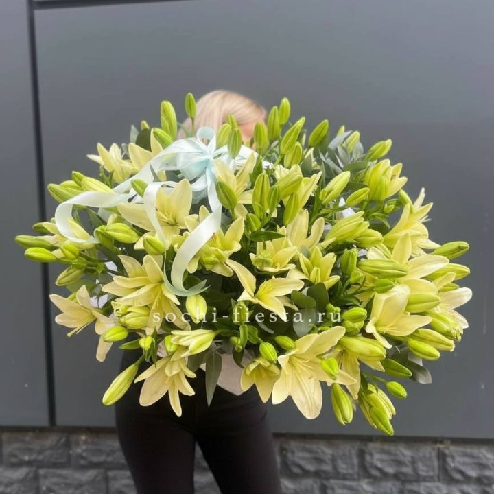 Лилии в корзине в Липецке
