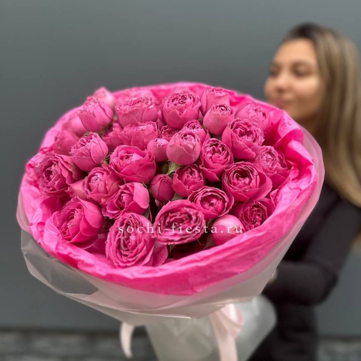 Букет из пионовидных роз  в Липецке