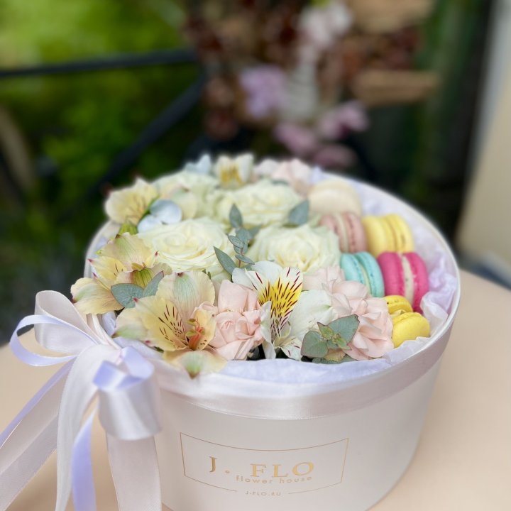Цветочный бокс "Ника" в Липецке