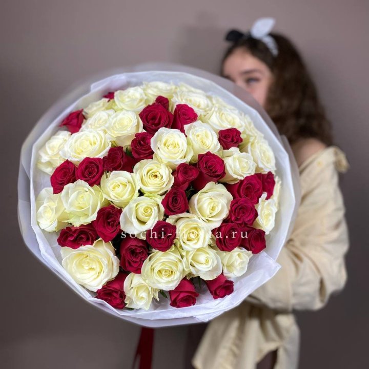 Микс из 55 роз в Липецке