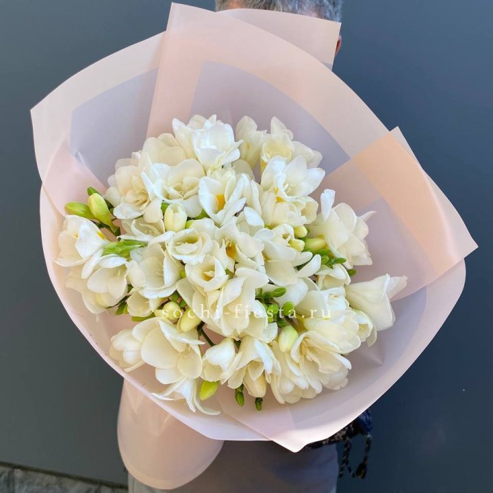 Букет белых фрезий  в Липецке