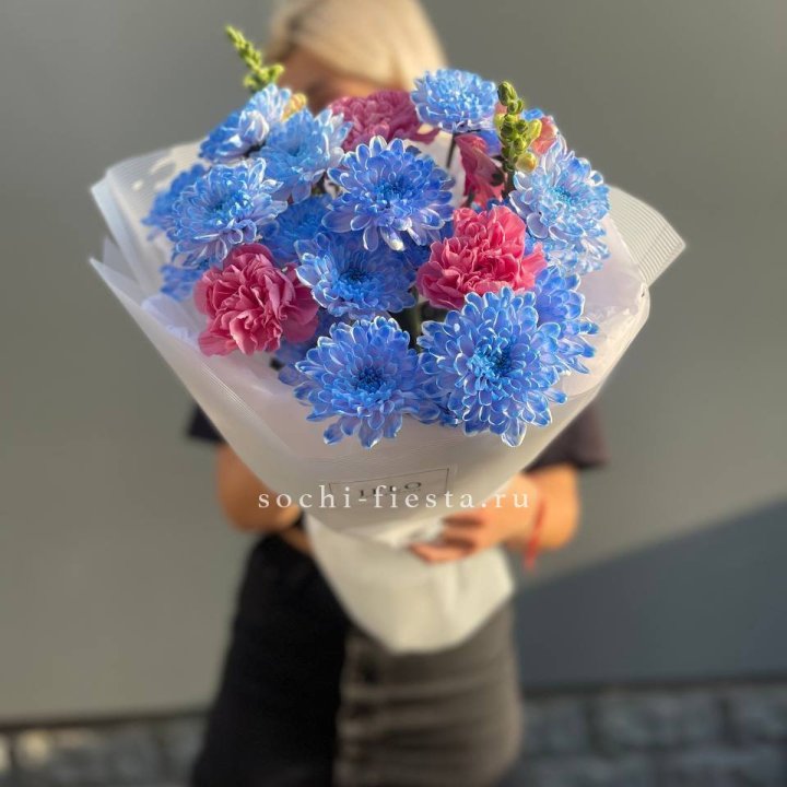 Букет сборный с хризантемой в Липецке