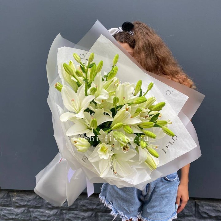 Букет  лилий "Воздушный"  в Липецке