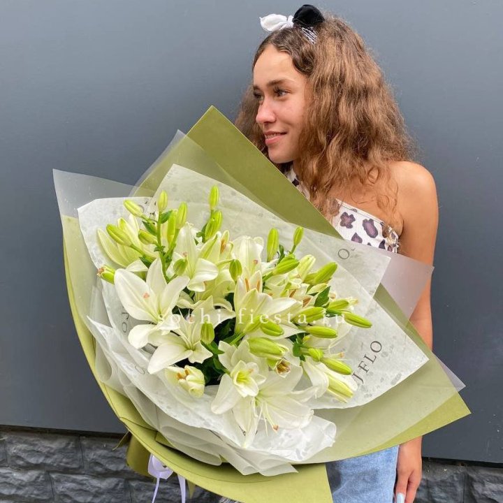 Букет  лилий "Изумруд" в Липецке