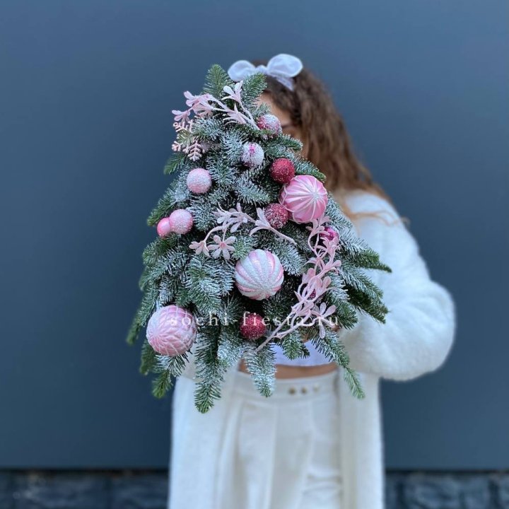 Новогодняя елочка "Розе" в Липецке