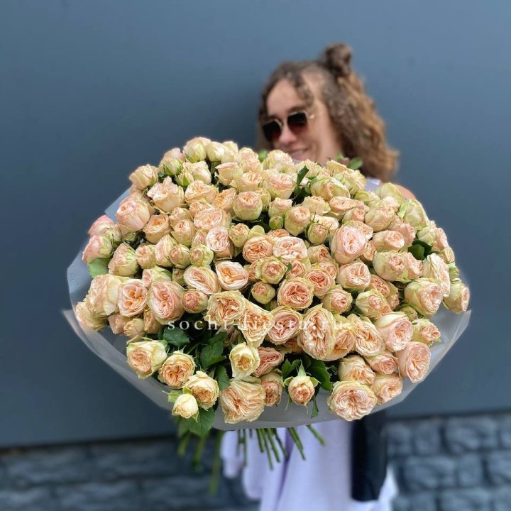 51 пионовидная роза в Липецке