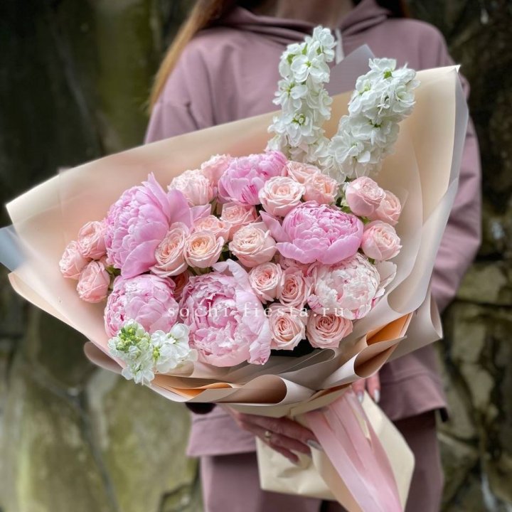 Букет с пионами №1 в Липецке