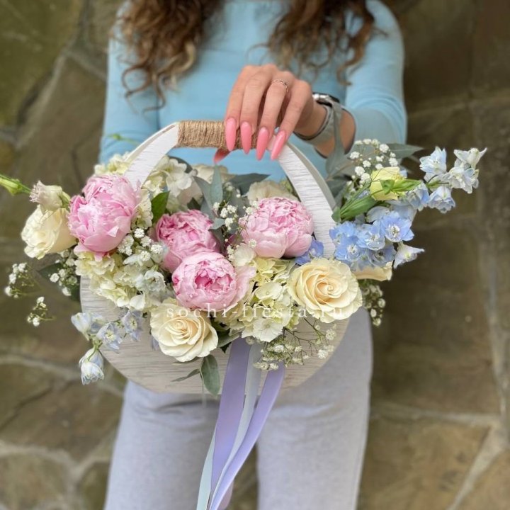 Ящик с пионами в Липецке