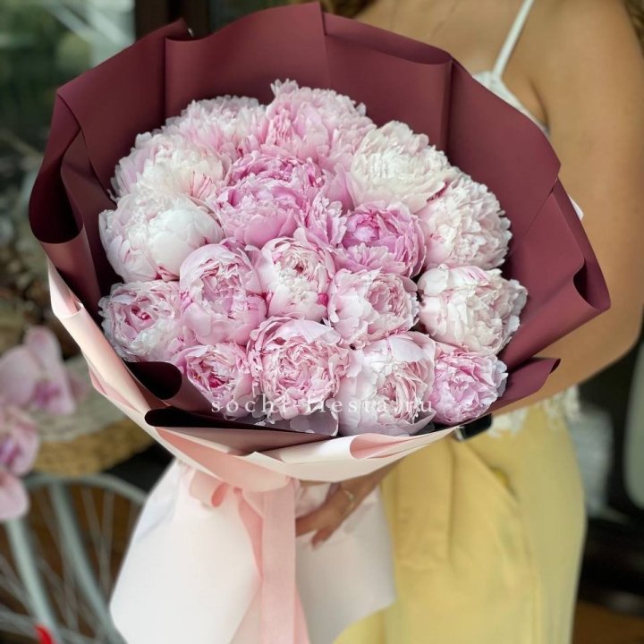 Букет 17 зефирных пионов в Липецке