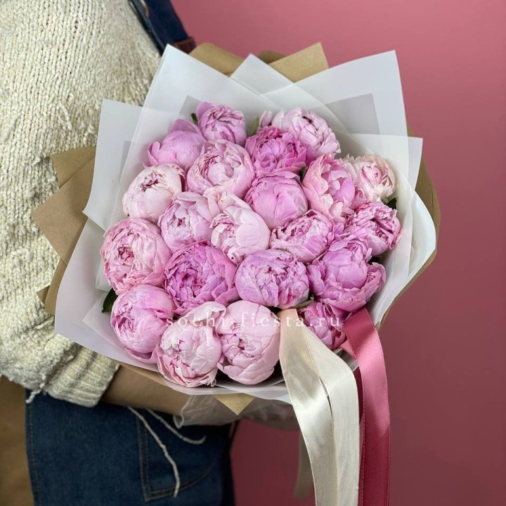 Букет из 21 пионов в Липецке