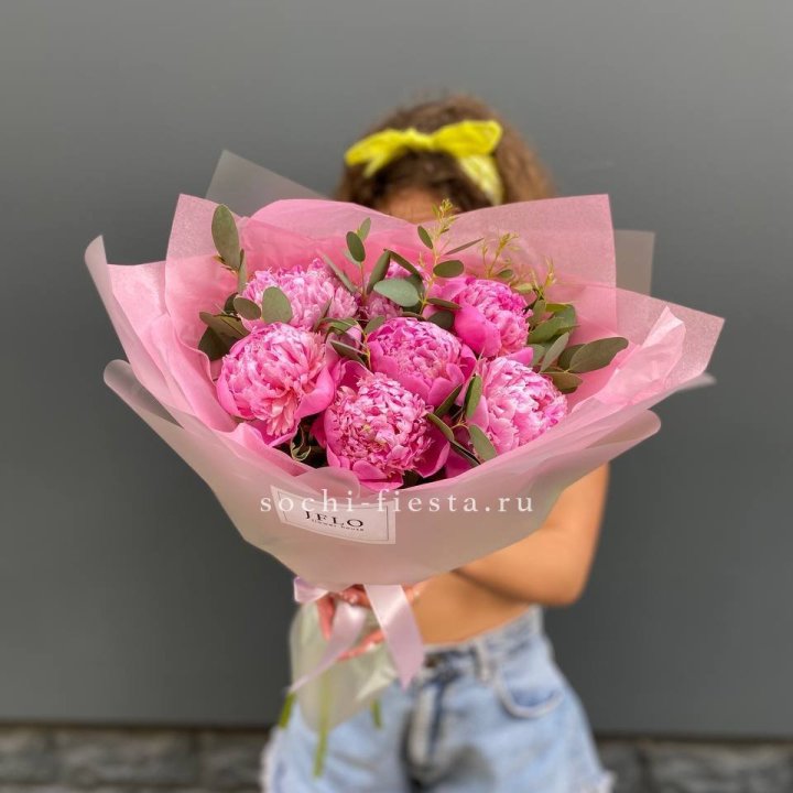7 ярких пионов в оформлении в Липецке