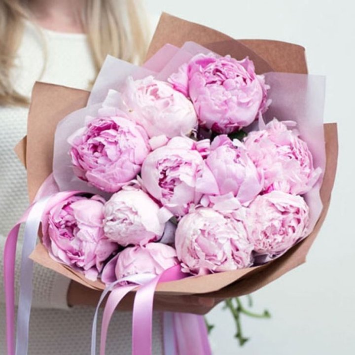 11 нежных пионов в Липецке