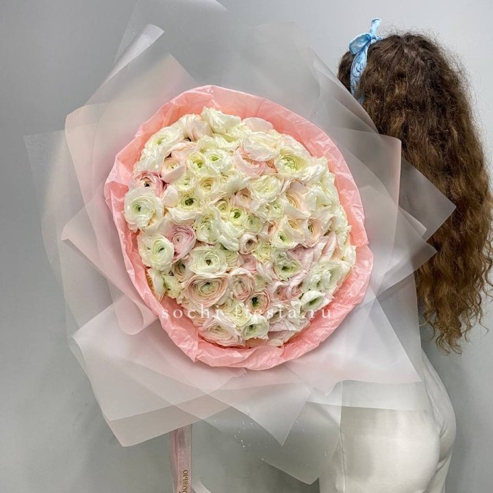 113 ранункулюсов  в Липецке