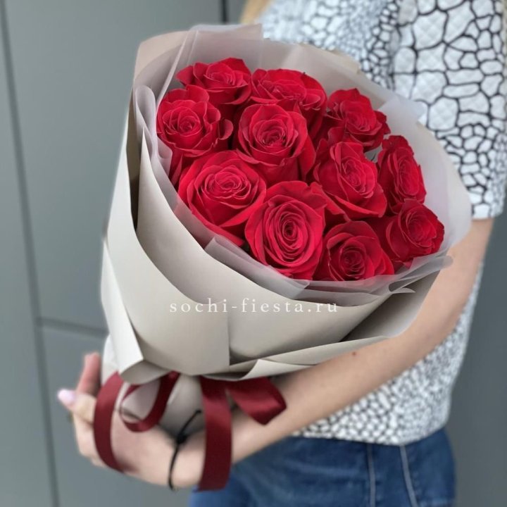 Букет красных роз "Рози" в Липецке